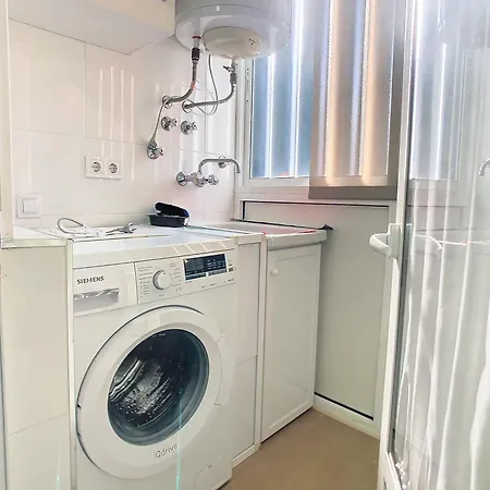 De 3 Apartment *